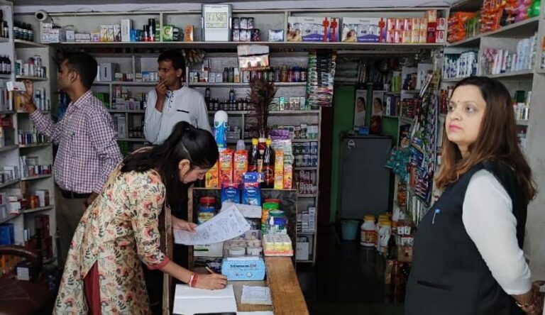 कांडा में मेडिकल स्टोरों की मनमानी