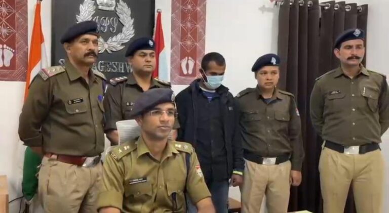 आठ लाख की चरस बरामद