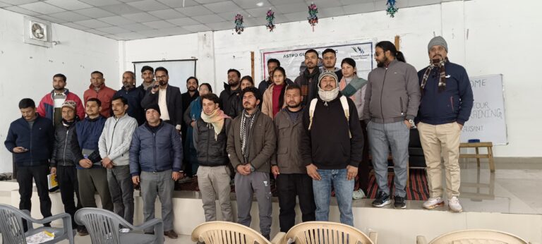 एस्ट्रो टूर गाइड प्रशिक्षण : कौसानी में शुरू हुआ
