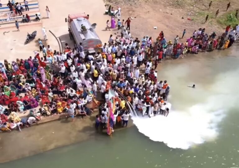 नदी में बहती संवेदना और दम तोड़ता विज्ञान