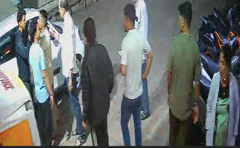 बैजनाथ अस्पताल में दबंगई