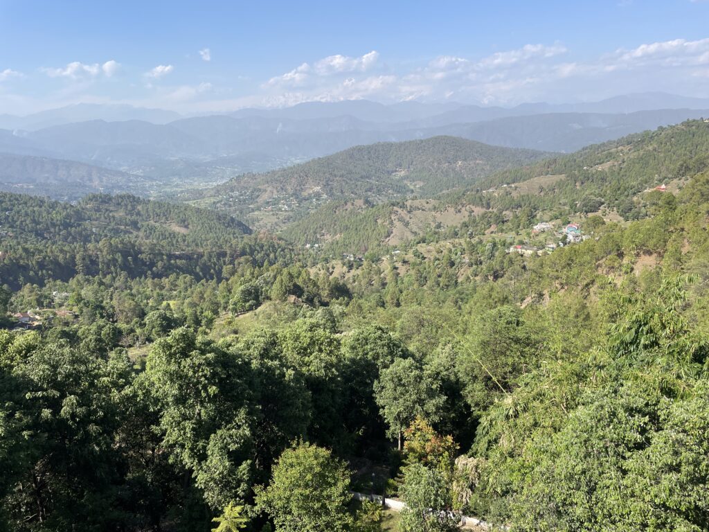 प्रकृति संकेत देती है