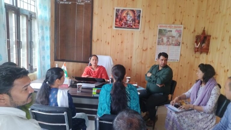 बज़ट बिन कैसे हो विकास  : नगर पंचायत गरुड़  की बोर्ड मीटिंग में उठे सवाल