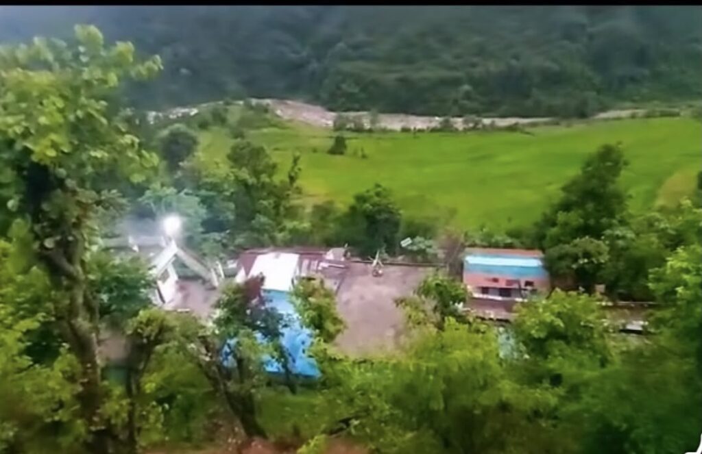 ग्रामीण विकास की कहानी बया करता गांव 